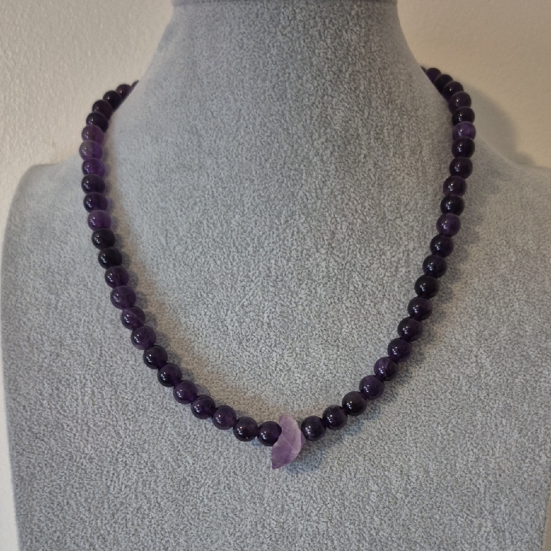 Purple Natural Amethyst Necklace & Braclet.With Amethyst Raw Cut Crystals.